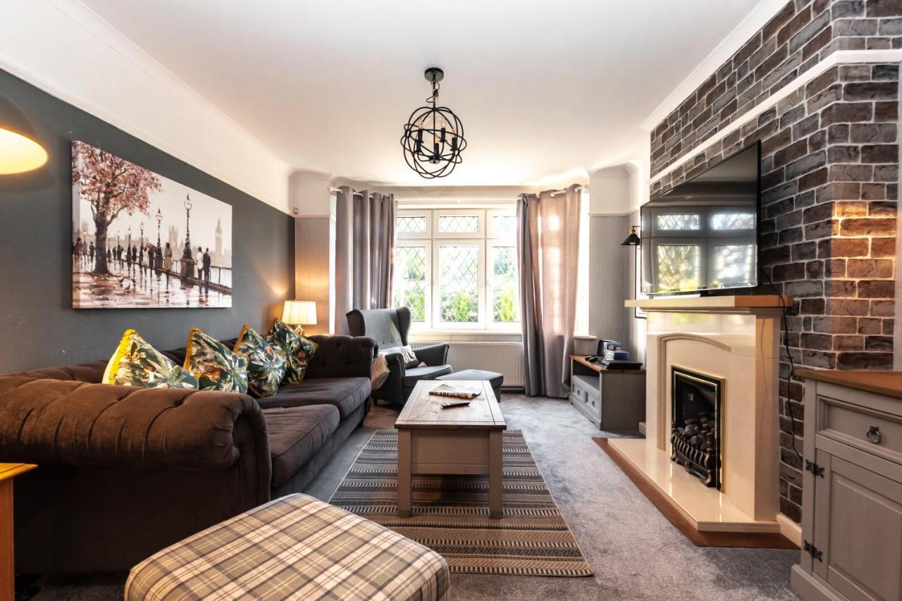 Cheerful 3-Bedroom Douglas House With Patio سوثامبتون المظهر الخارجي الصورة
